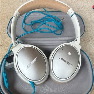 Bose Quiet Comfort  Over-Ear Noise Canceling Headphones.